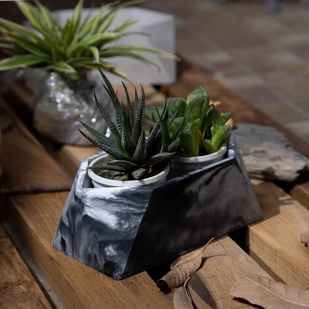 Trapez-Nero Marble-Irregular hexagon-shaped Faceted planter